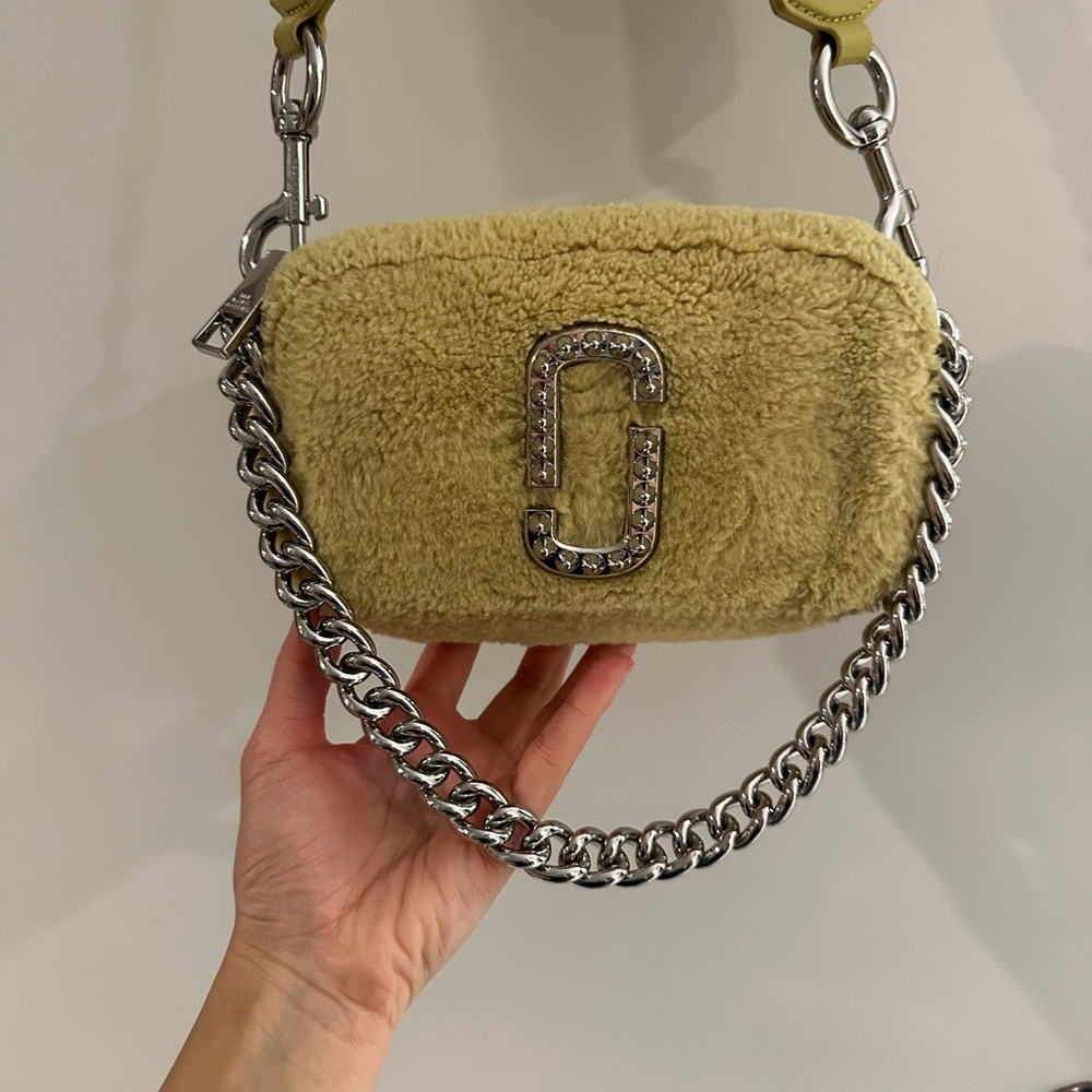 marc jacobs crossbody bag fluffy.